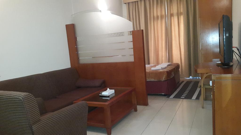 Al Raien Hotel Apartment Dubái Exterior foto